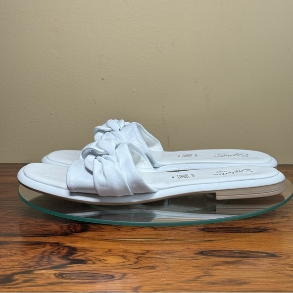 Seychelles Tulum Sandal in Off White Leather - Picture 5 of 15